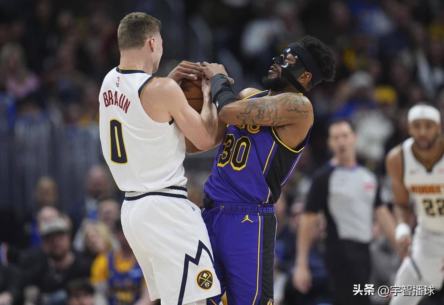 穆雷新星表现优异表现突出，湖人前途光明！观众掌声雷动的简单介绍