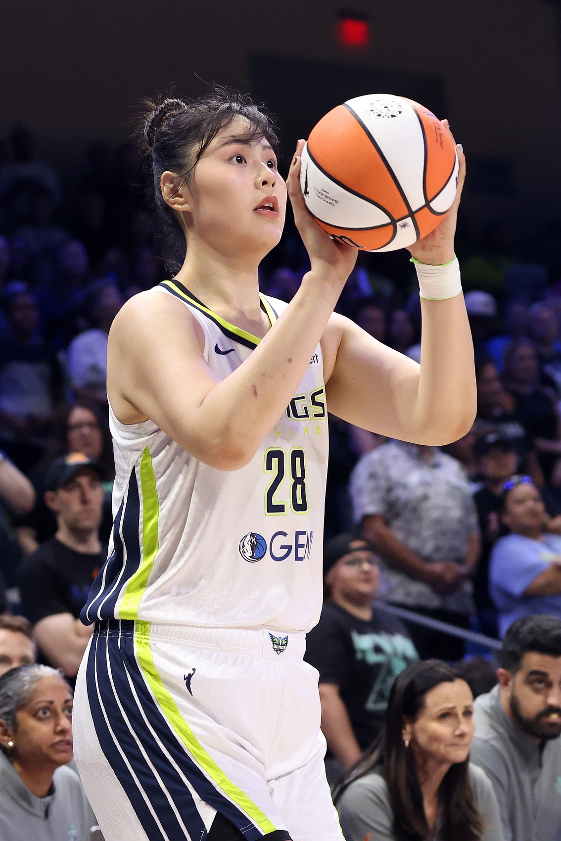 新奥尔良鹈鹕训练开放日，今晚迎来里程碑引观众欢呼，NBA常规赛在即，阵容厚度经受考验的简单介绍