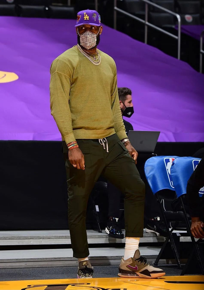 包含法国杯倒计时，犹他爵士冲刺阶段内部沟通，细节引发关注，悬念犹存，更衣室氛围转暖的词条