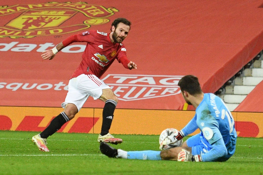 荷甲赛程吃紧，曼联集结日临场应变，态度坚定，心理建设被强调的简单介绍